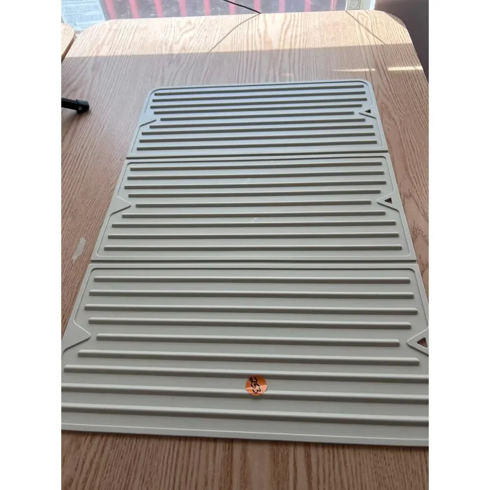 New Dish Drying Ribbed Mat Foldable Light Tan Dishwasher Safe 13 1/4”x19 1/4”